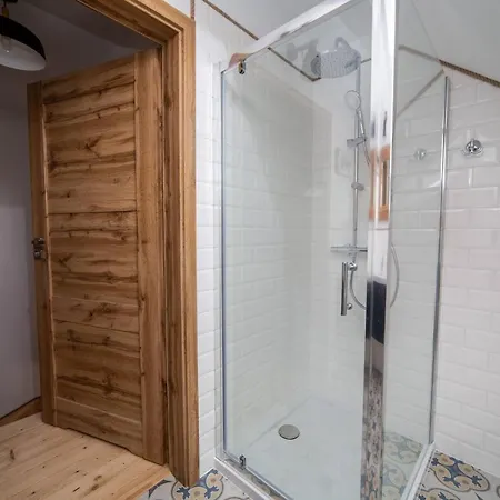 Zloty Caloroczny Klos Prázdninový dům *