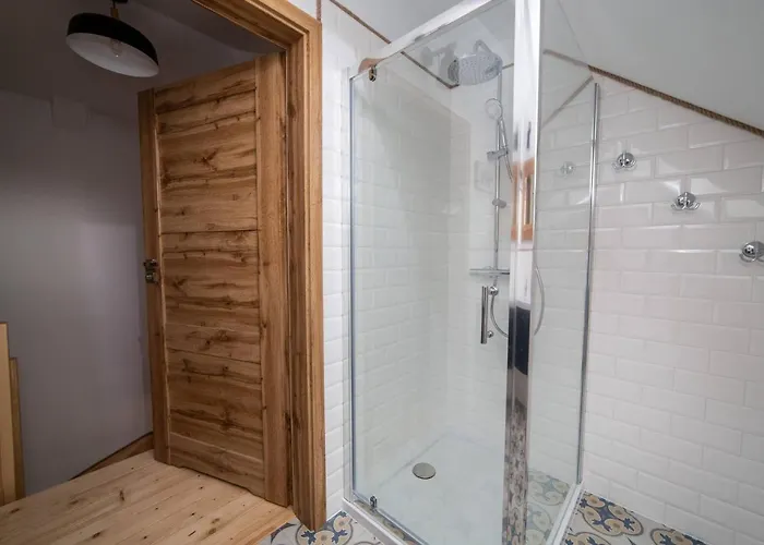 Zloty Caloroczny Klos Nyaraló *